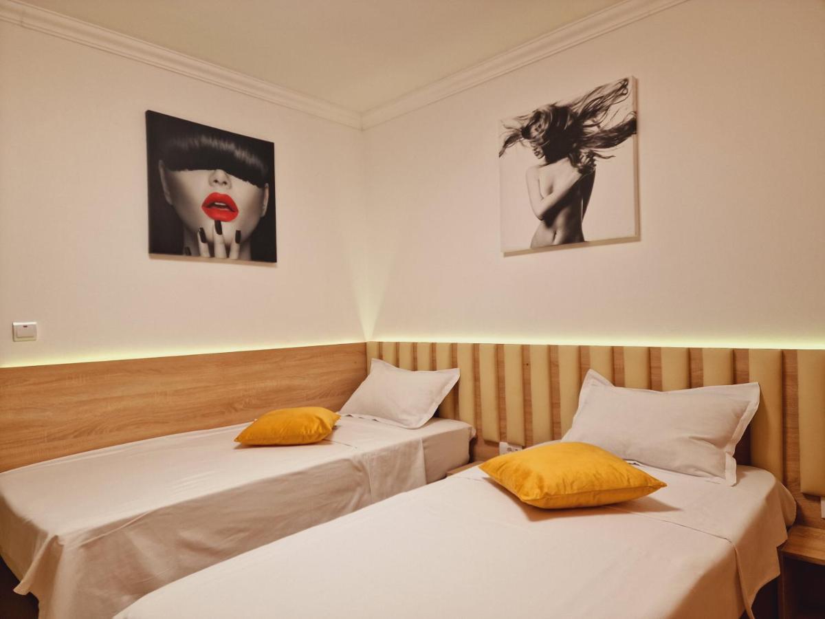 Airport Easy Link Apartment Iasi Exterior foto