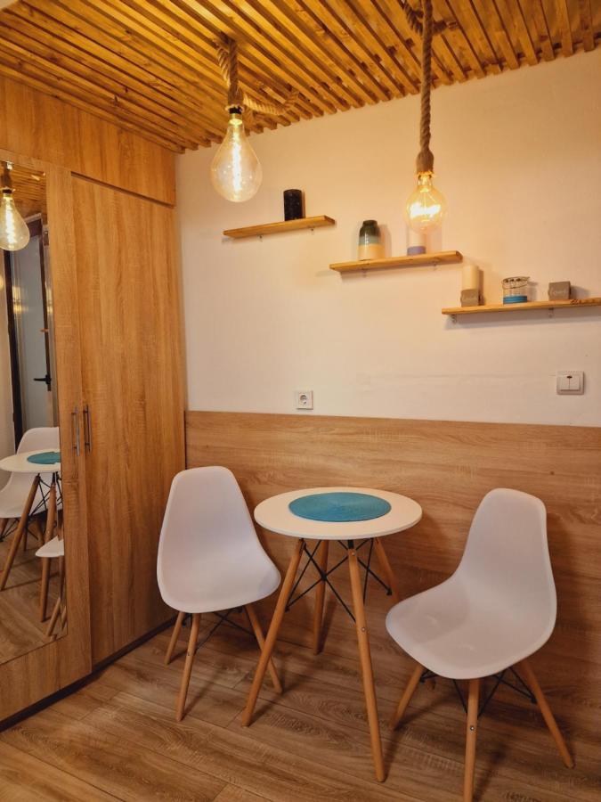 Airport Easy Link Apartment Iasi Exterior foto