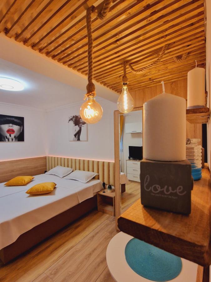 Airport Easy Link Apartment Iasi Exterior foto